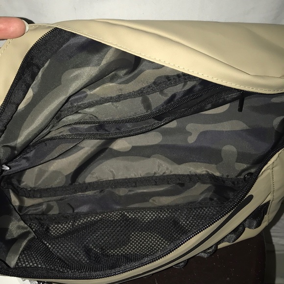 Vooray Status tan waist pack water resistant new - Picture 6 of 6